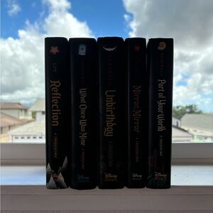 DISNEY TWISTED SERIES ( 4 PACK )4/22 of the series